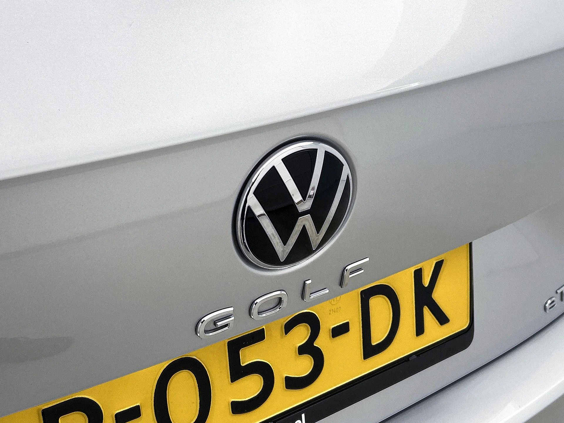 Volkswagen-Golf-image-13