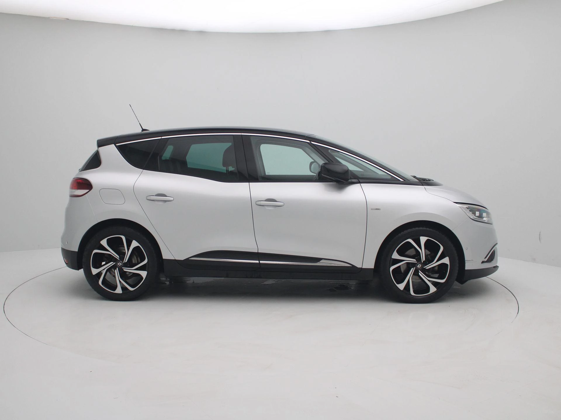 Renault Scénic TCe 140 EDC Automaat Bose
