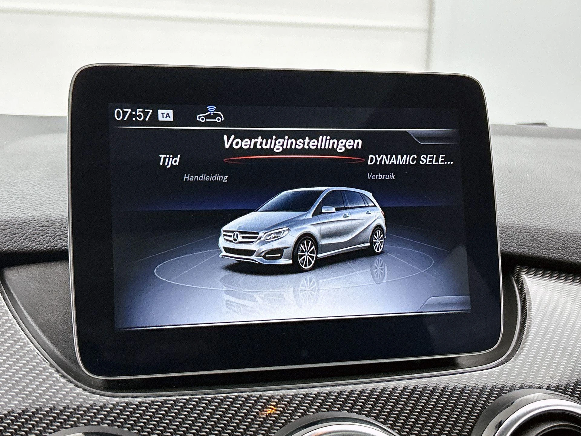 Mercedes-Benz-B-Klasse-image-12