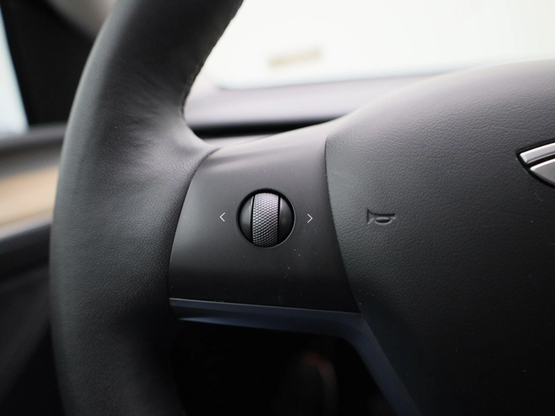 Tesla-Model Y-image-17