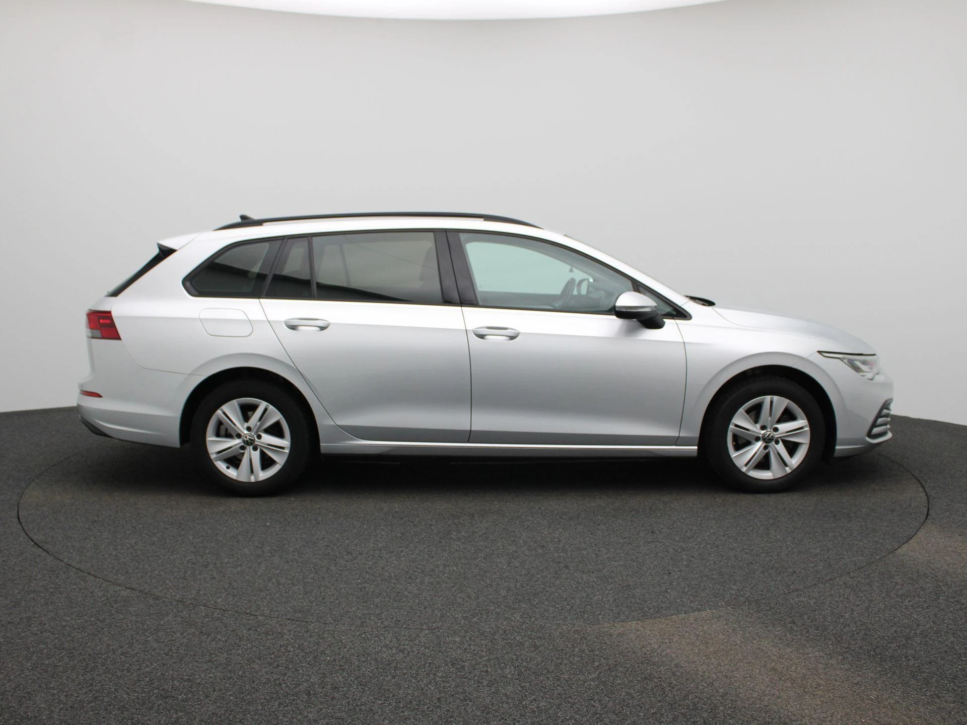 Volkswagen-Golf-image-5