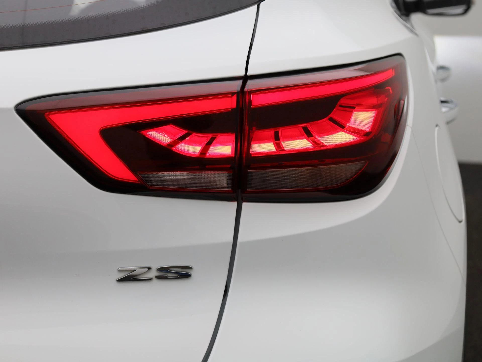 MG-ZS-image-32