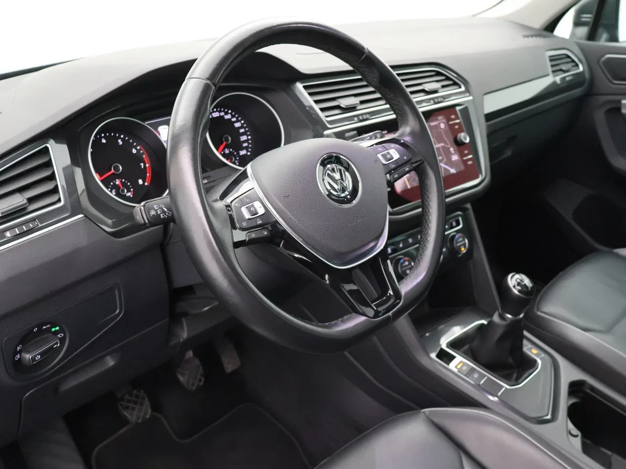 Volkswagen Tiguan Tiguan 1.4TSI 150PK *PANODAK*TREKHAAK*LEDER*PDC*ACC*NAVI*APP-CONNECT*MEMORY SEATS*...*