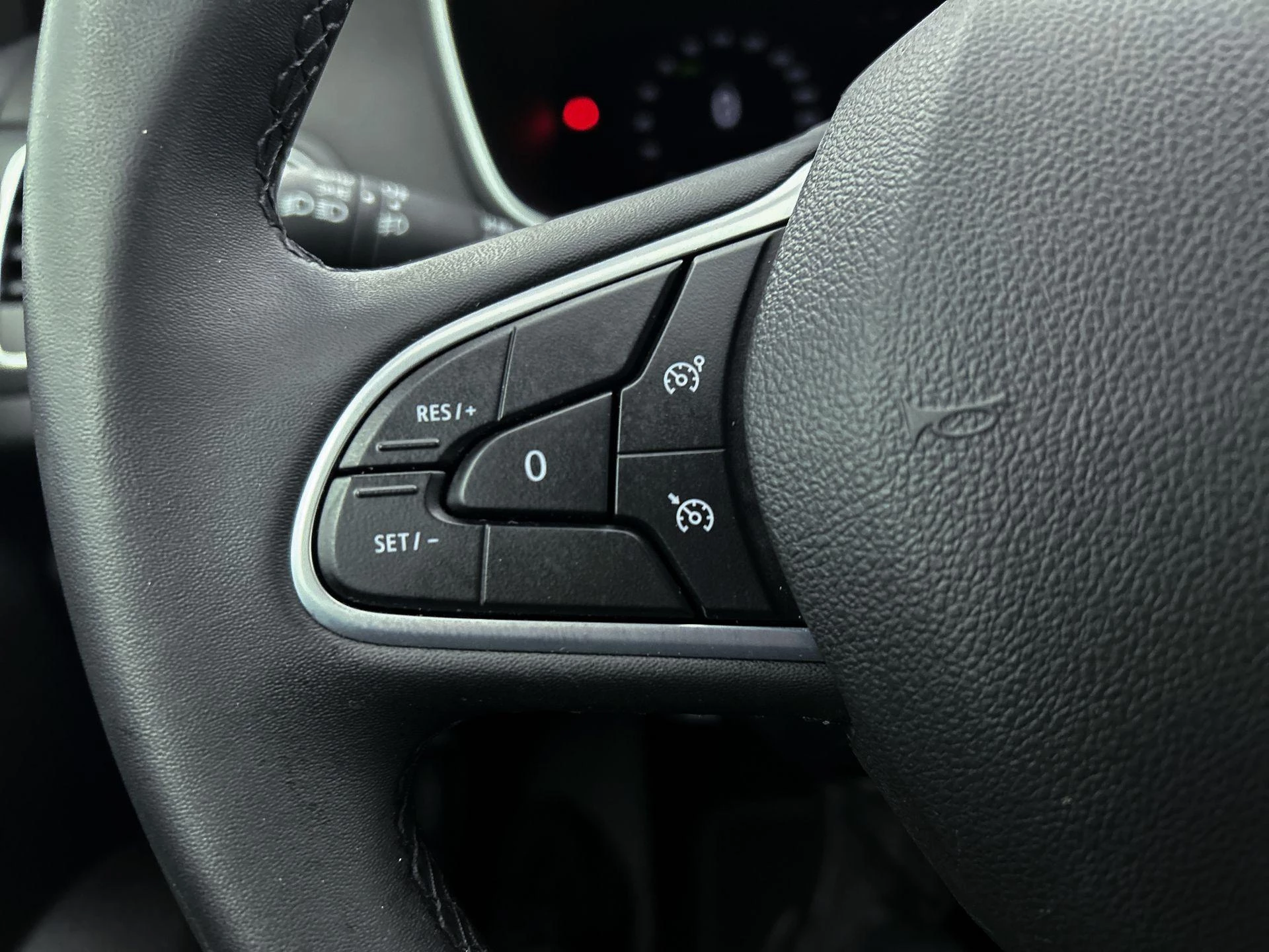 Renault-Mégane Estate-image-14