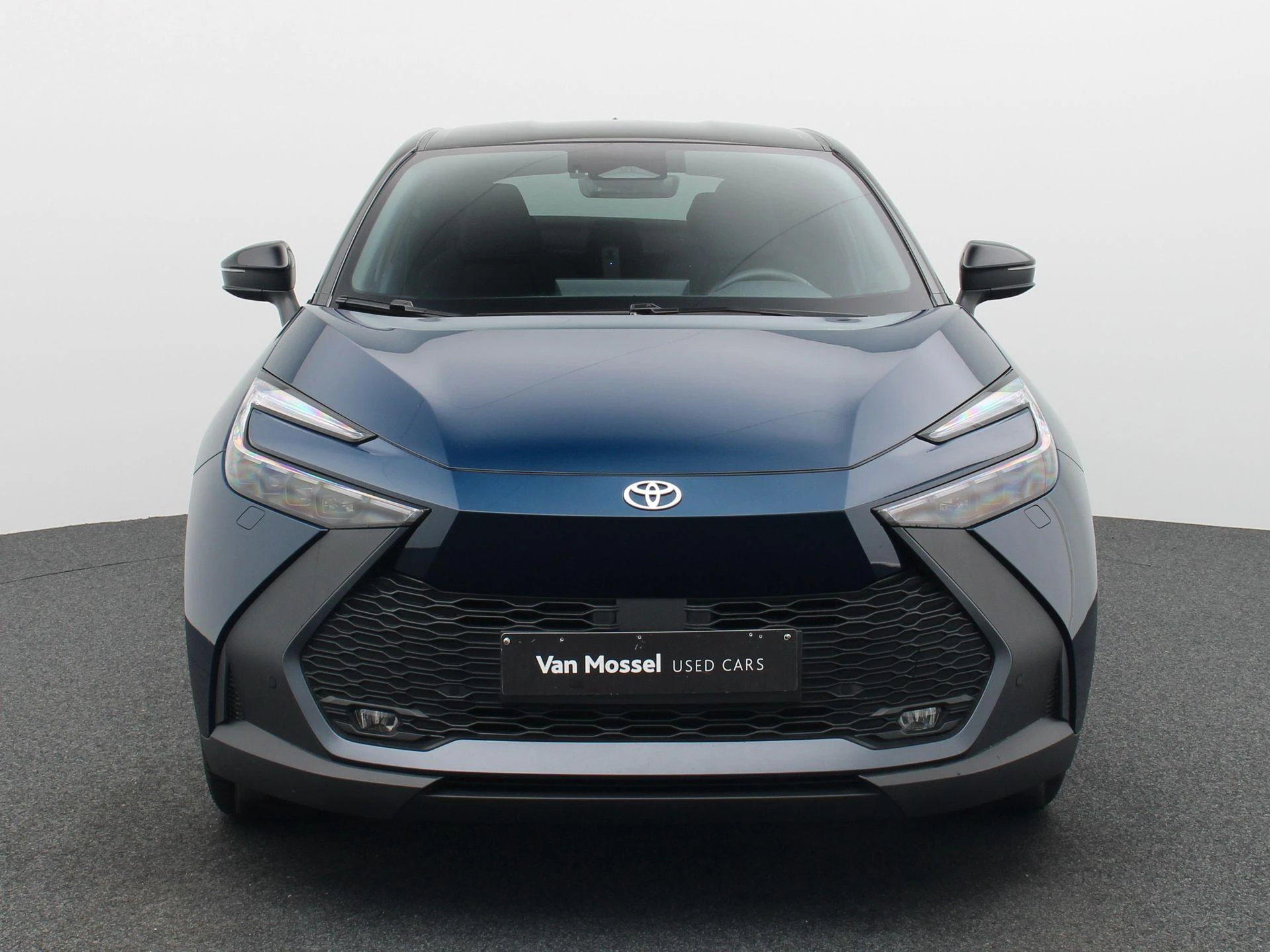 Toyota-C-HR-image-2