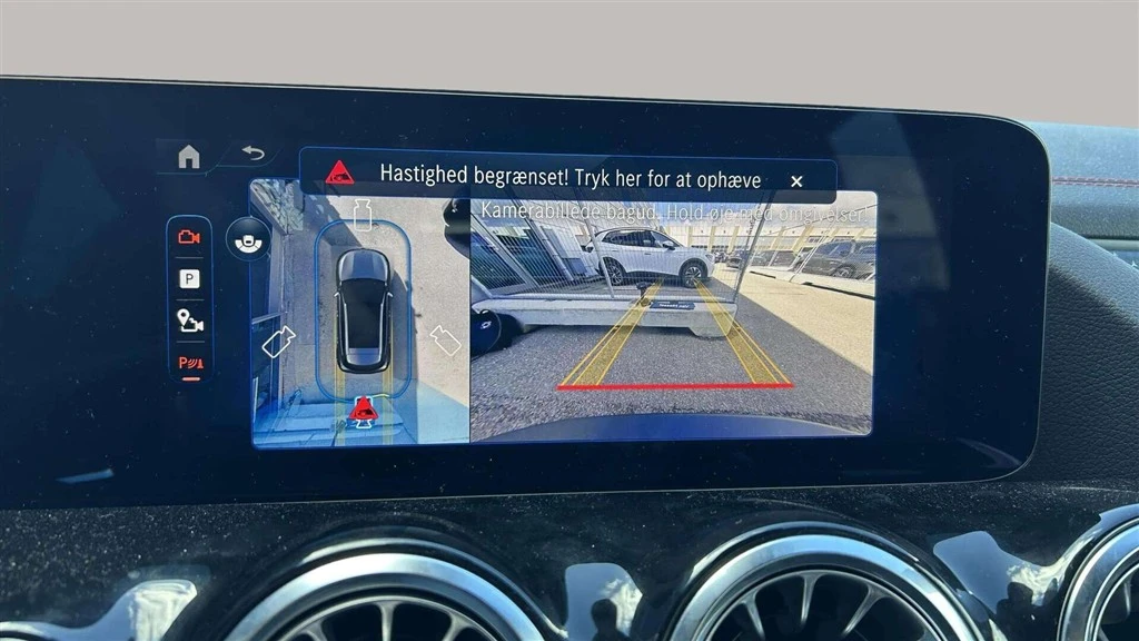Mercedes-Benz-EQA-image-15