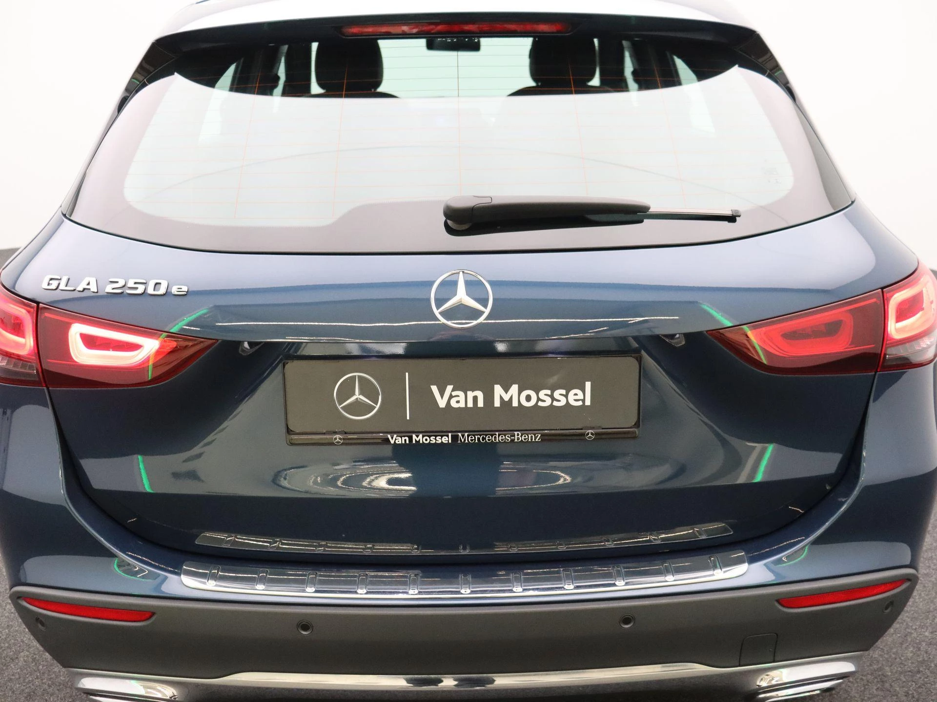 Mercedes-Benz GLA 250 e Business Line + LEDER + CAMERA +