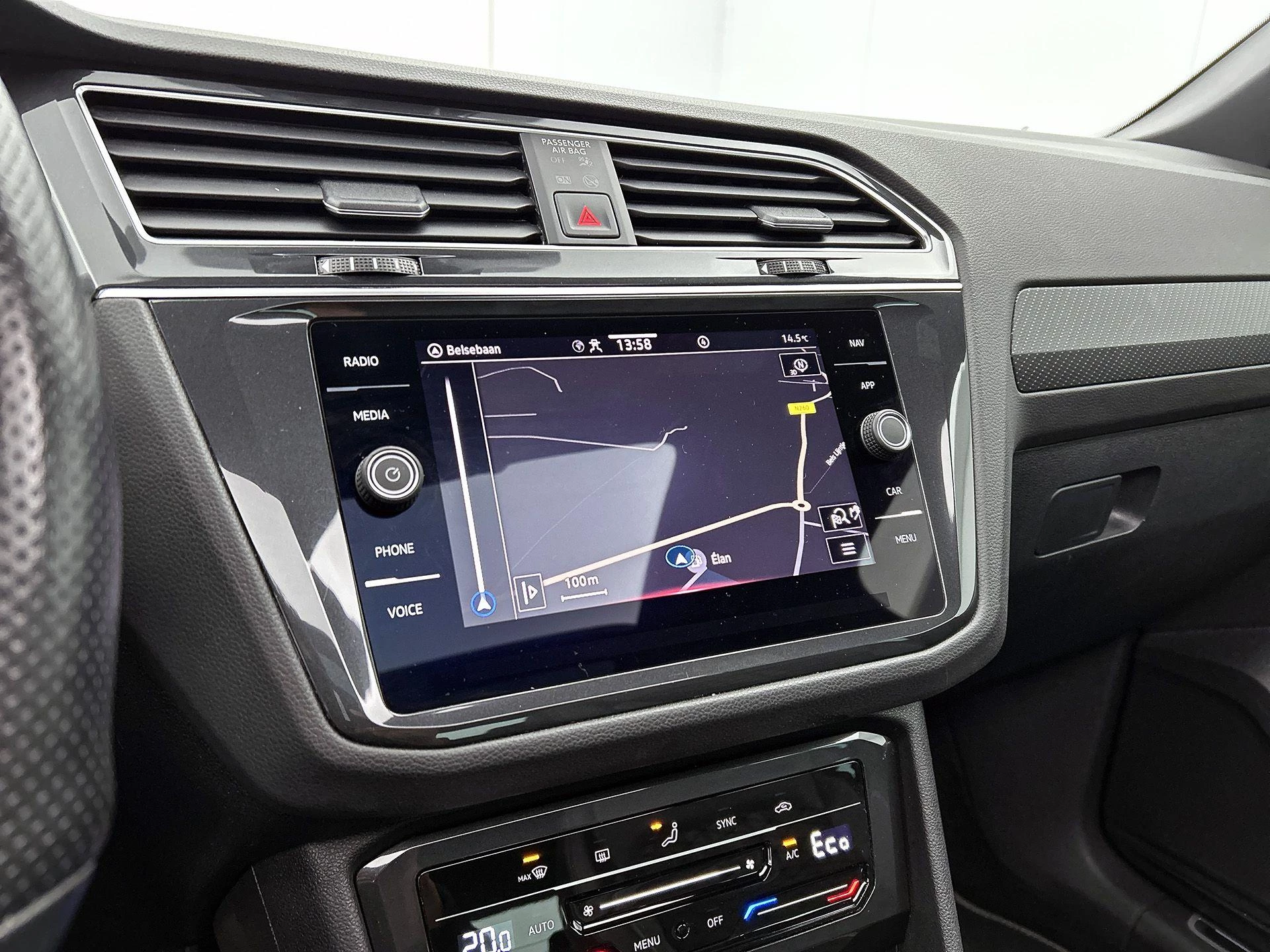 Volkswagen-Tiguan-image-24