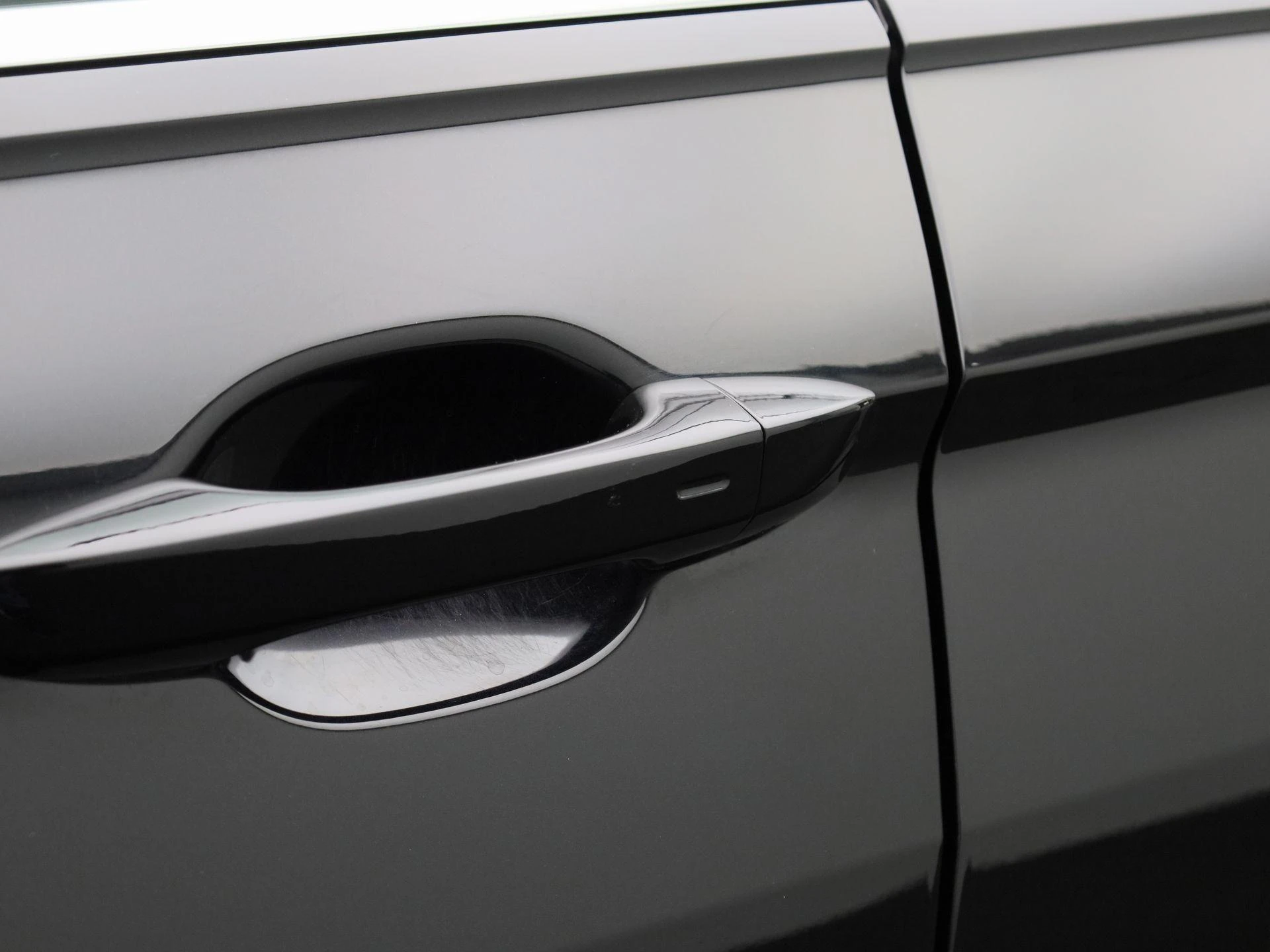 Volkswagen-Tiguan-image-16