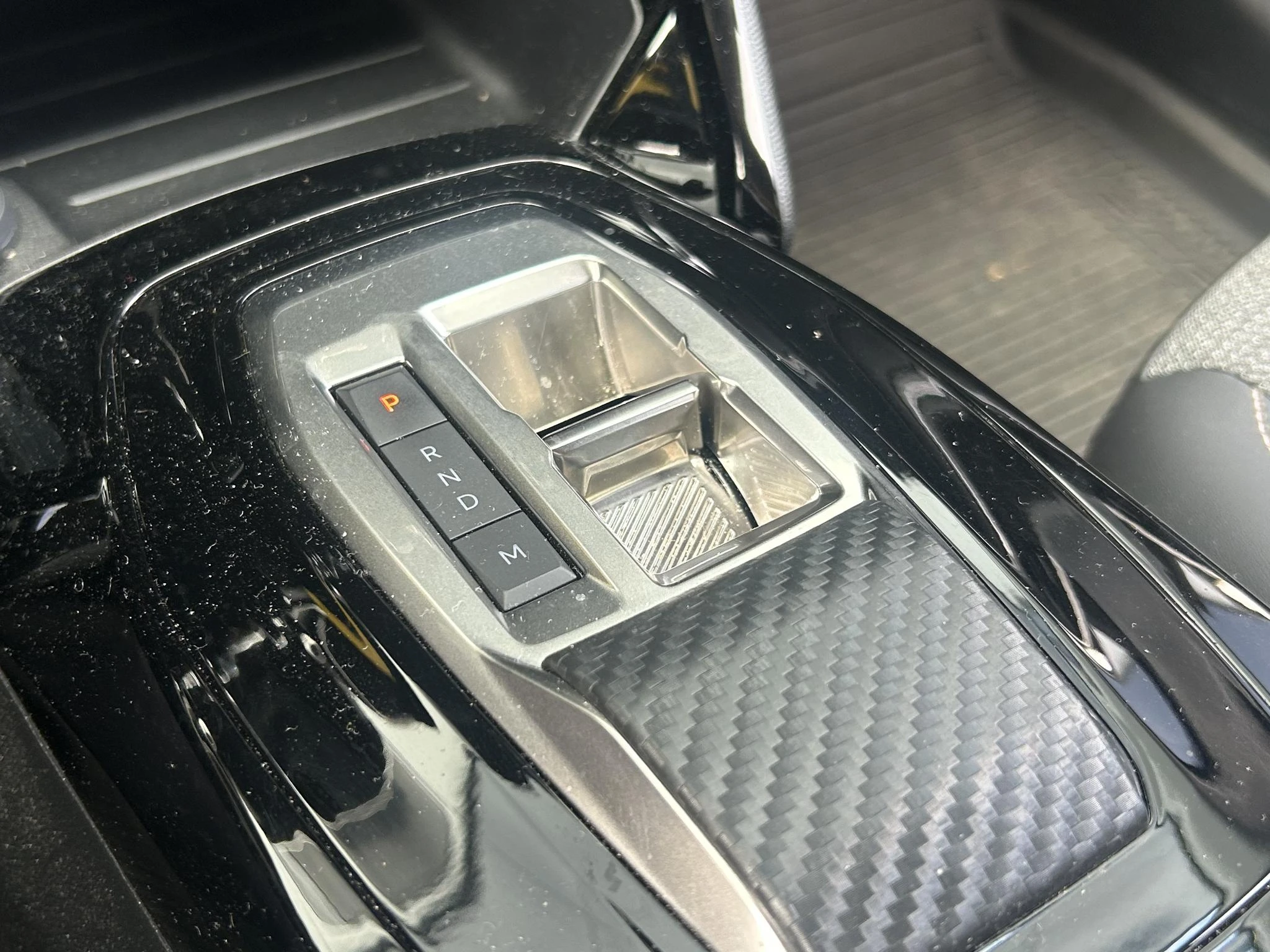 Peugeot-208-image-18