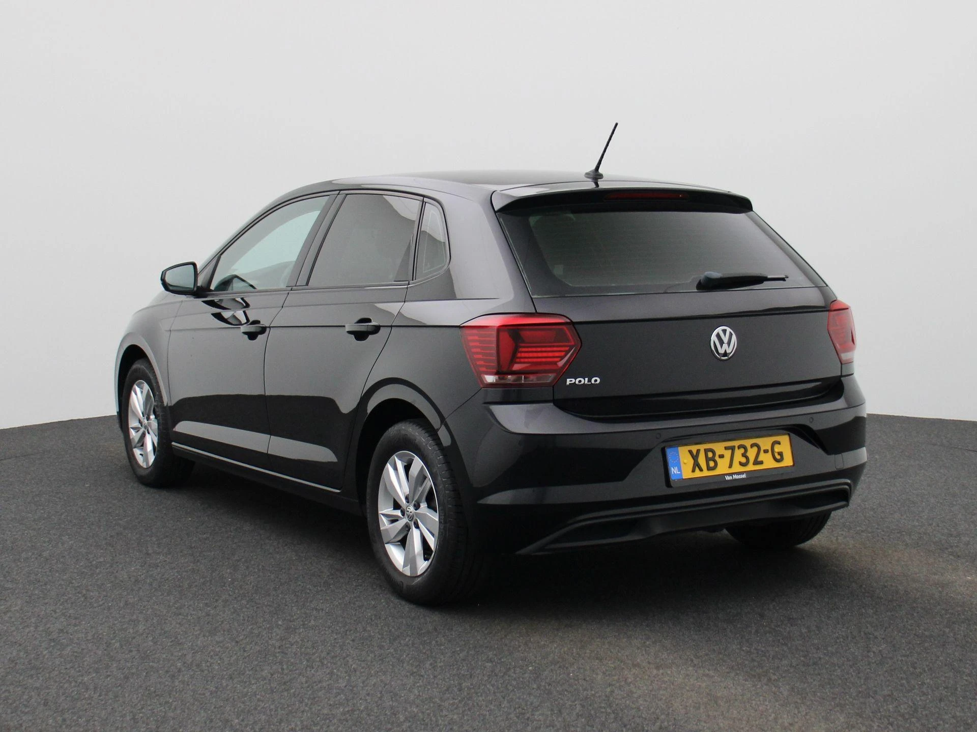 Volkswagen-Polo-image-1