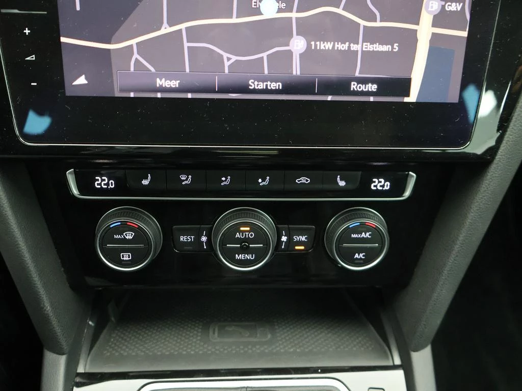 Volkswagen Passat Passat Elegance Business 1.5TSI 150PK* *LEDER*ALCANTARA*CAMERA*VIRTUAL COCKPIT*ACC*PDC*ZETELVERWARMING*...*