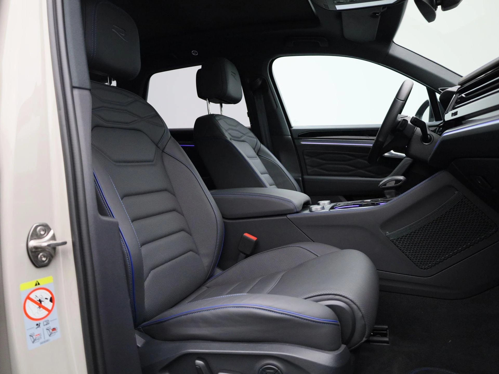 Volkswagen-Touareg-image-44