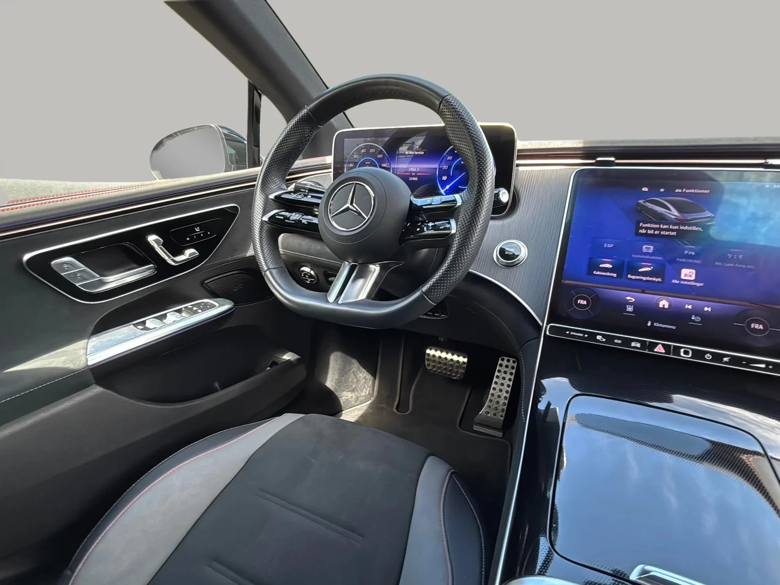 Mercedes-Benz-EQE-image-8