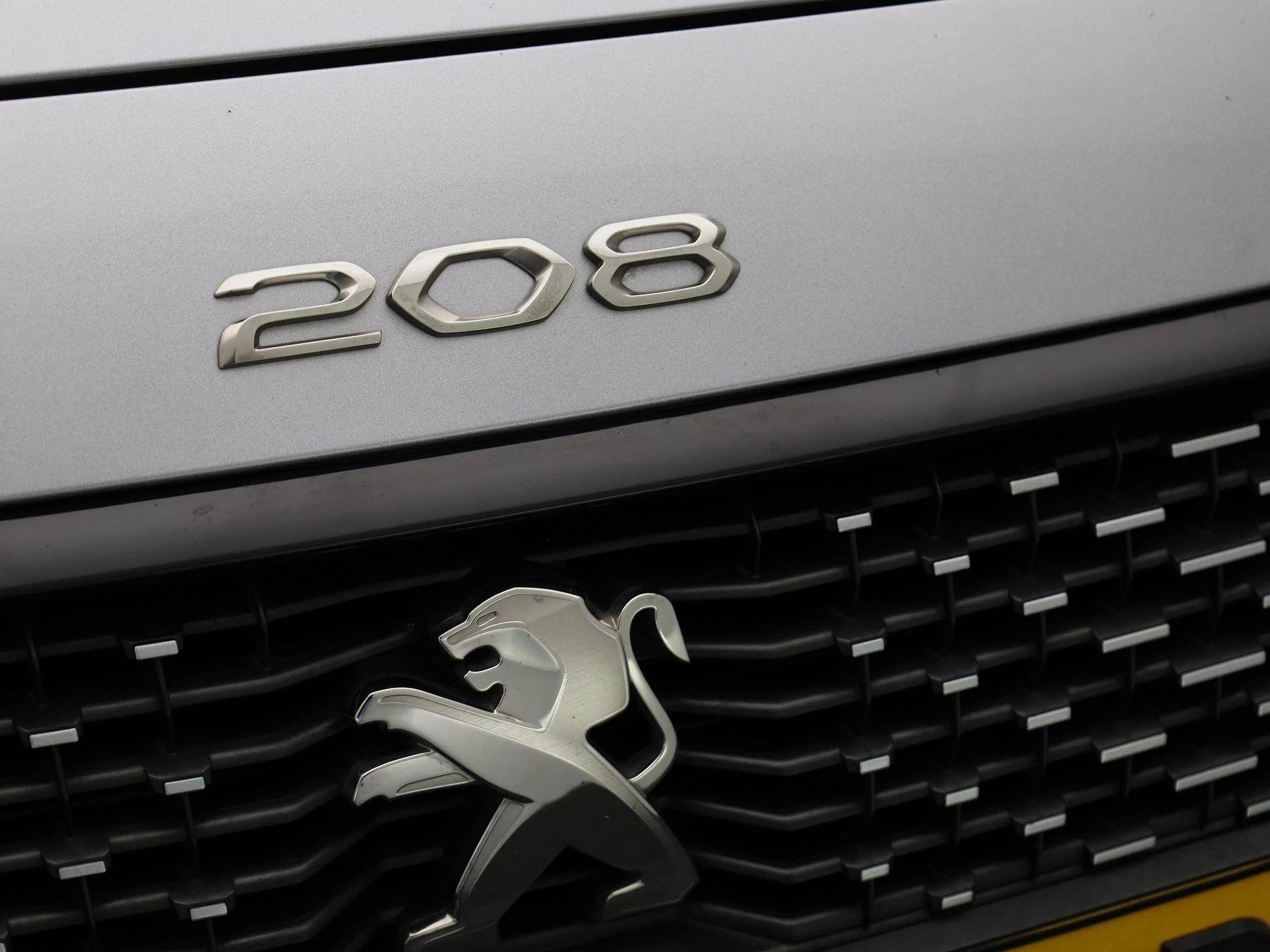 Peugeot e-208 - 36