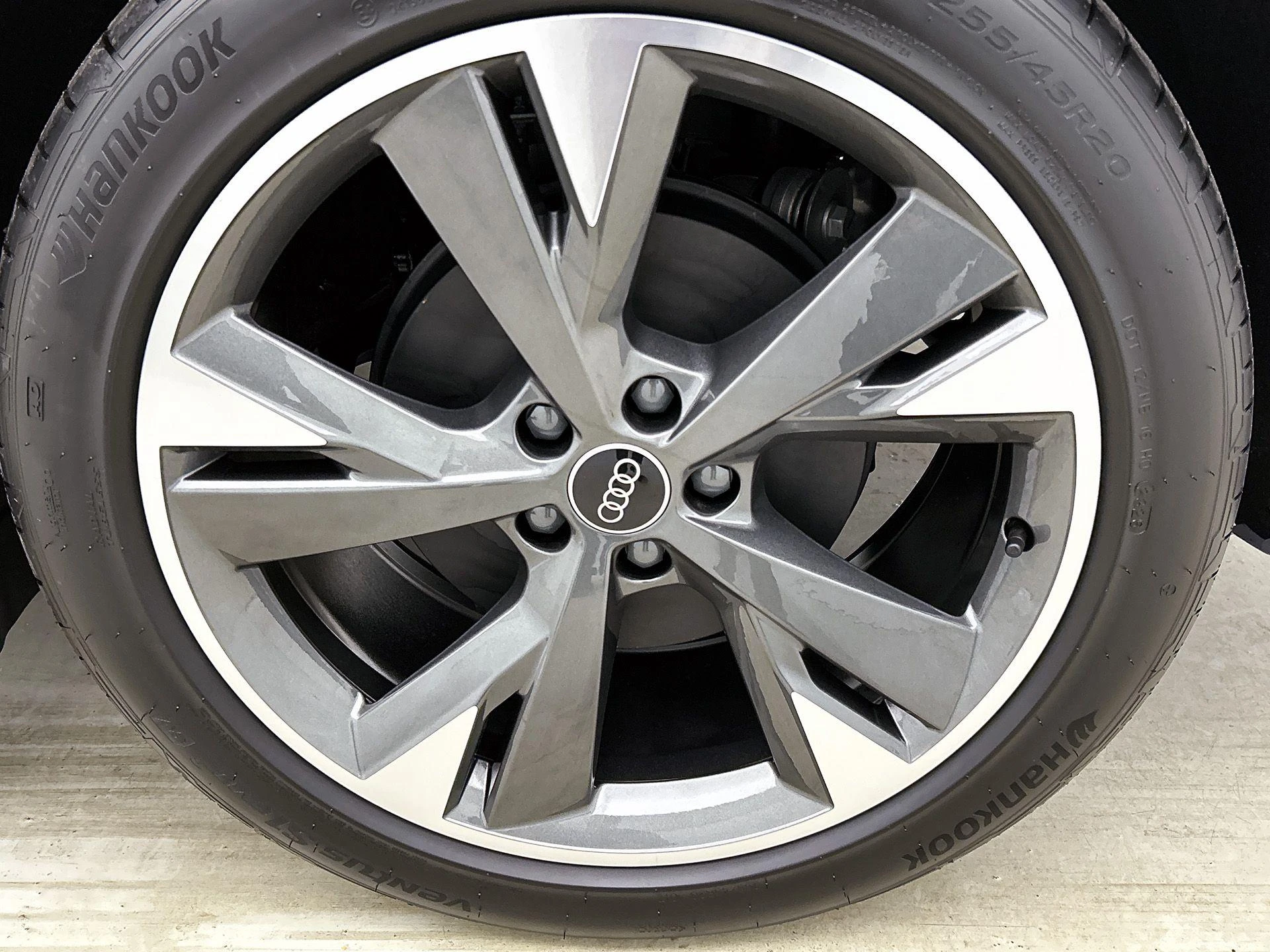 Audi-Q4 e-tron-image-33