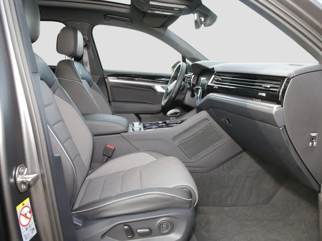 Volkswagen-Touareg-image-7