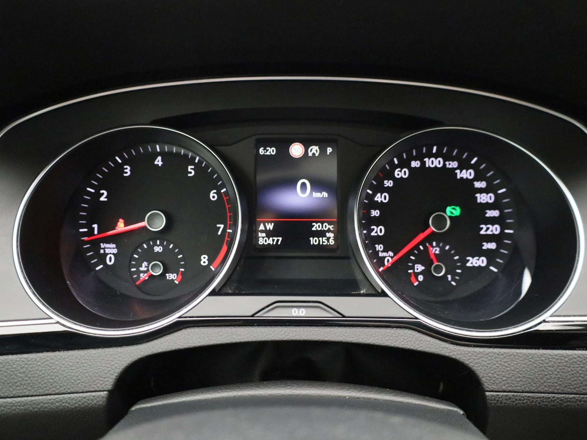 Volkswagen-Passat-image-16