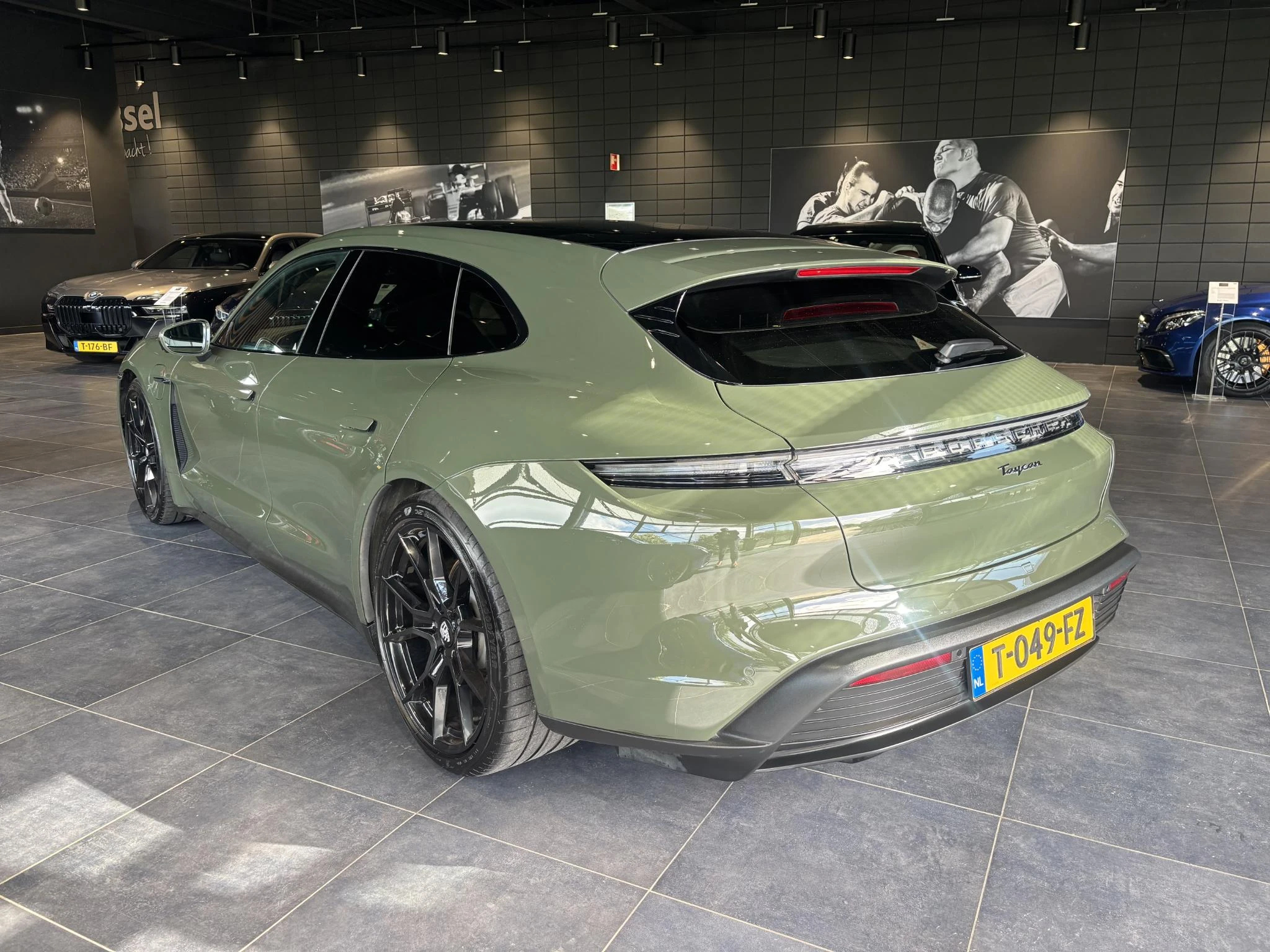 Porsche-Taycan-image-4