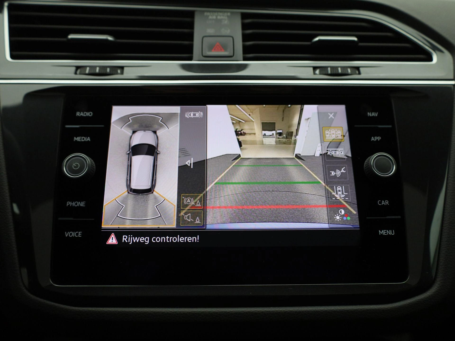 Volkswagen-Tiguan-image-30