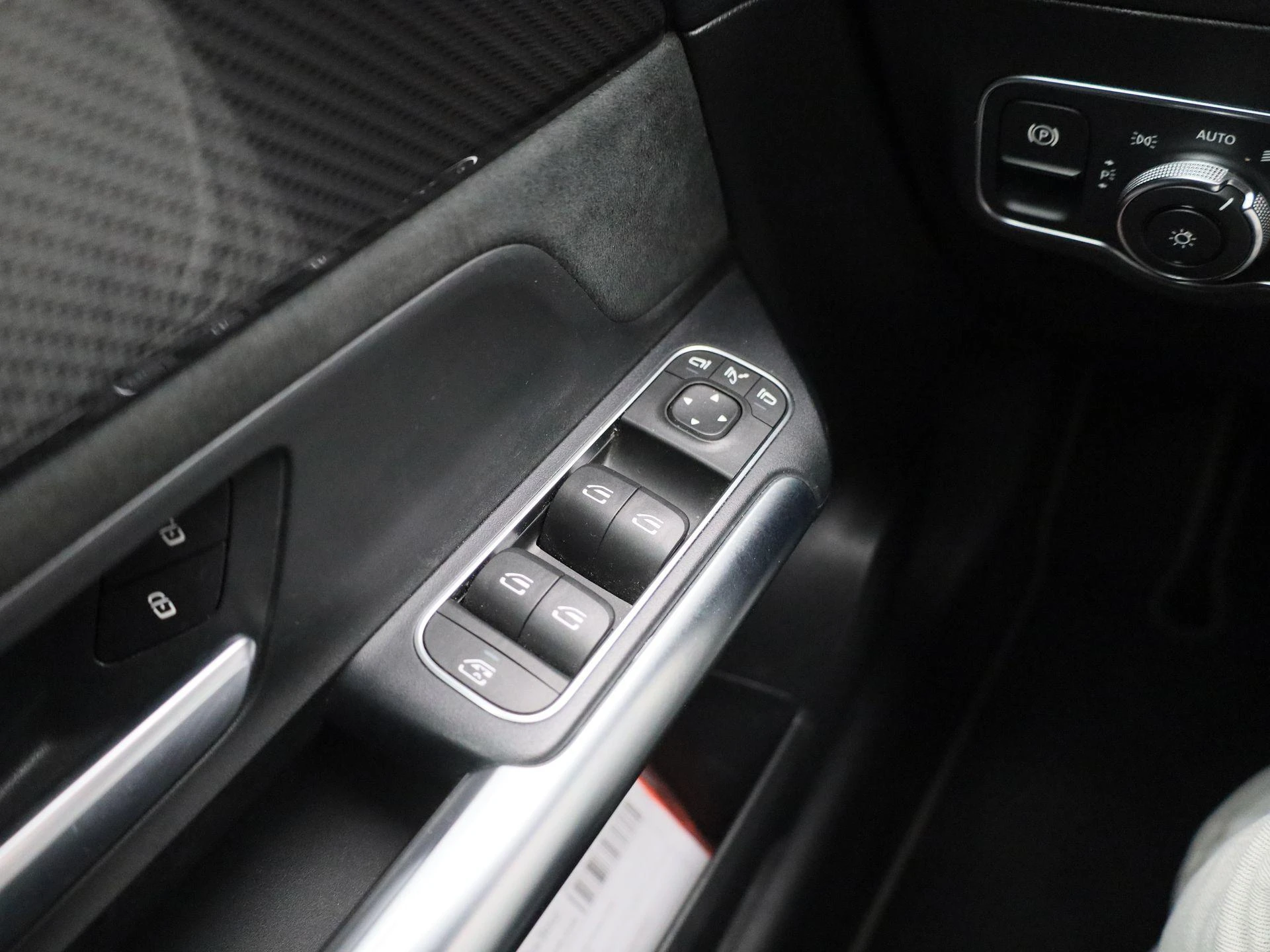 Mercedes-Benz-B-Klasse-image-21