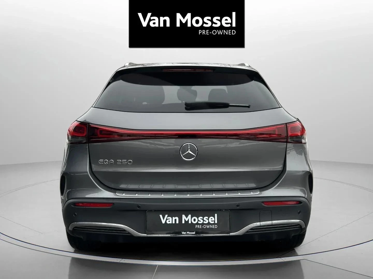 Mercedes-Benz-EQA-image-5