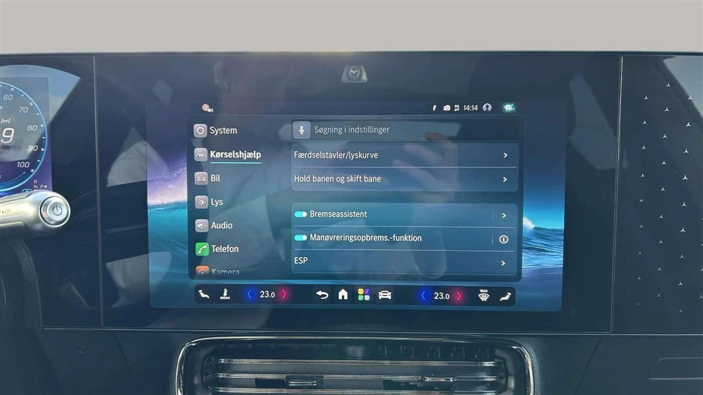 Mercedes-Benz-CLA-image-19