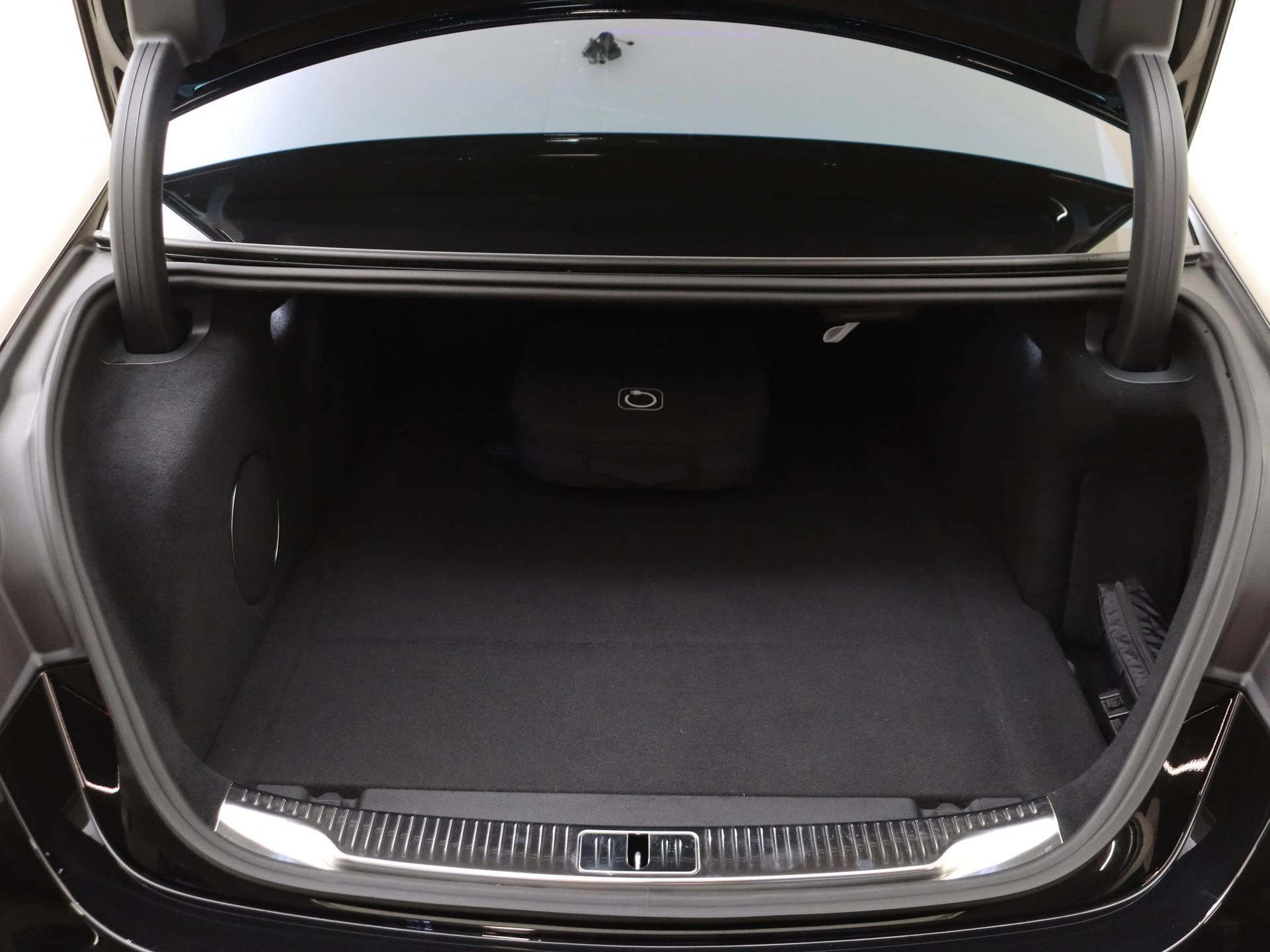 Mercedes-Benz-S-Klasse-image-30