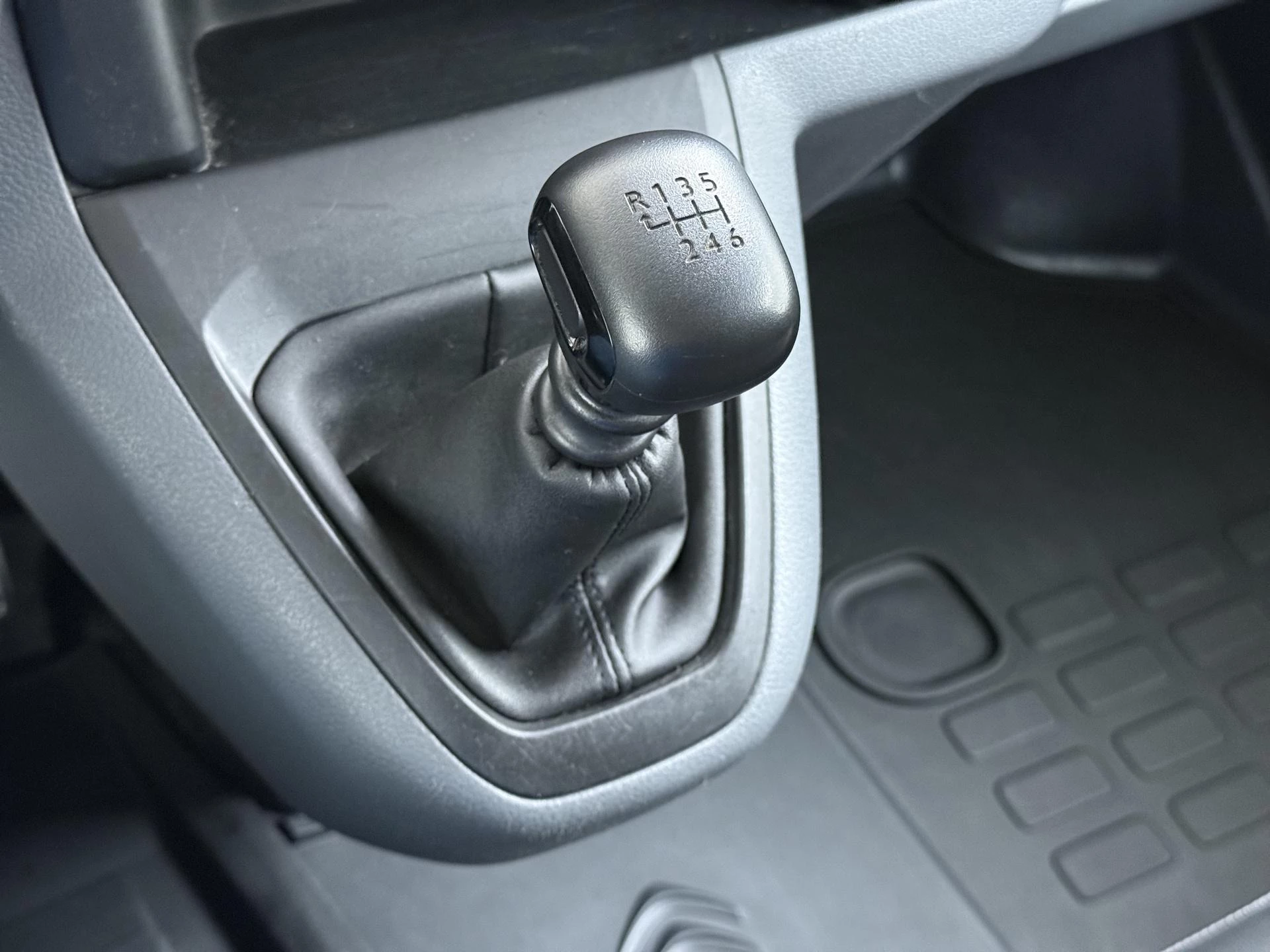 Citroën-Jumpy-image-23