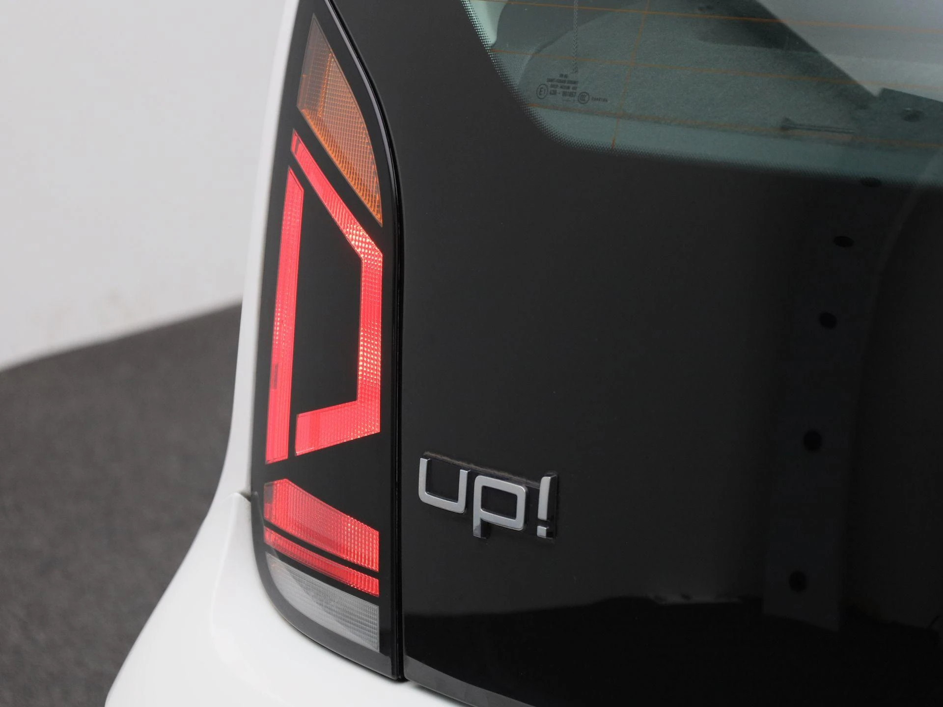 Volkswagen-up!-image-30