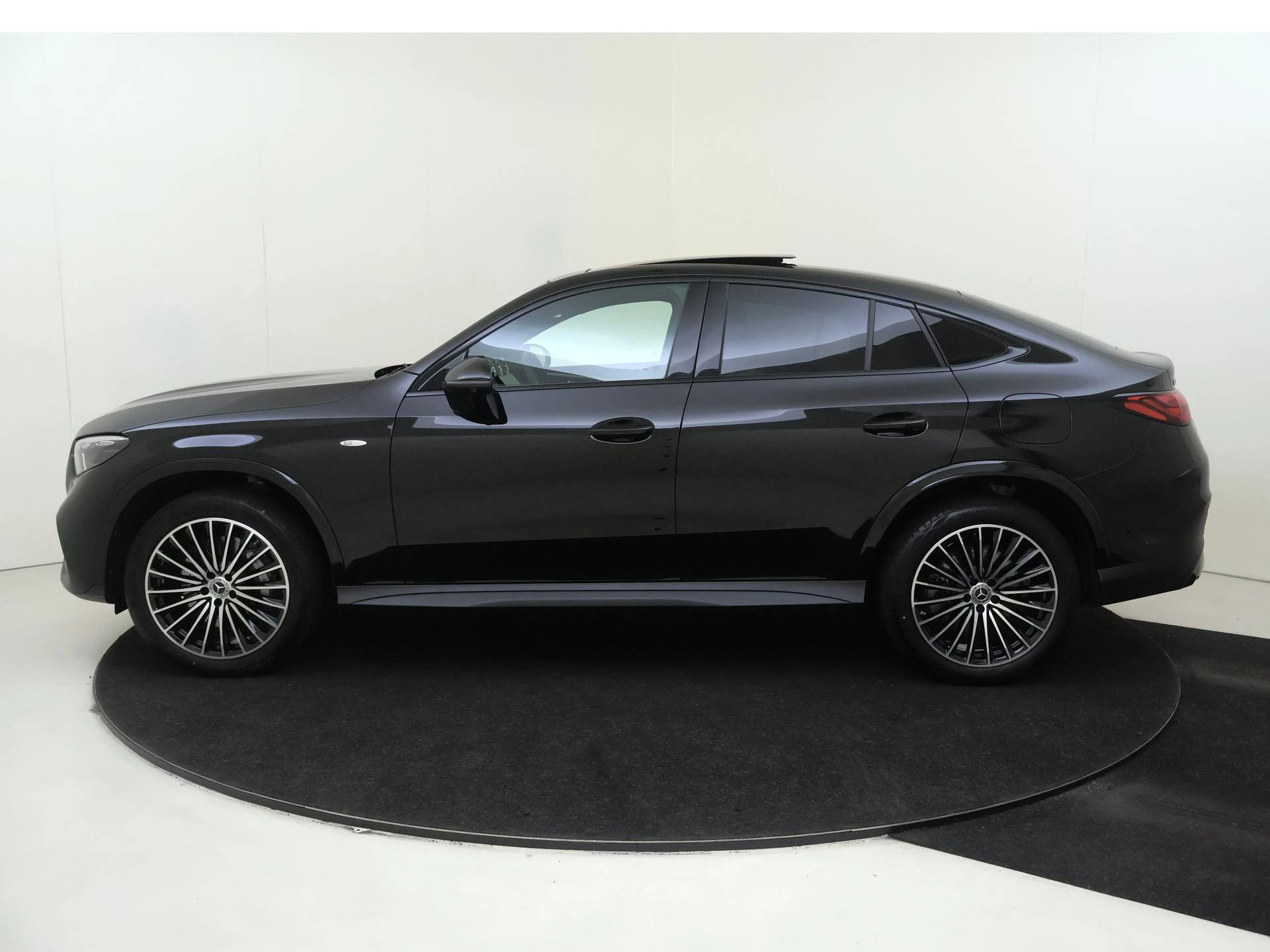 Mercedes-Benz-GLC-image-7