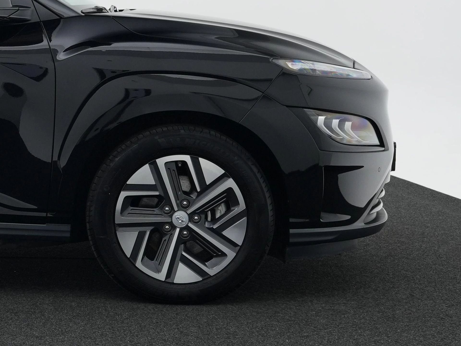 Hyundai Kona EV Premium 64 kWh