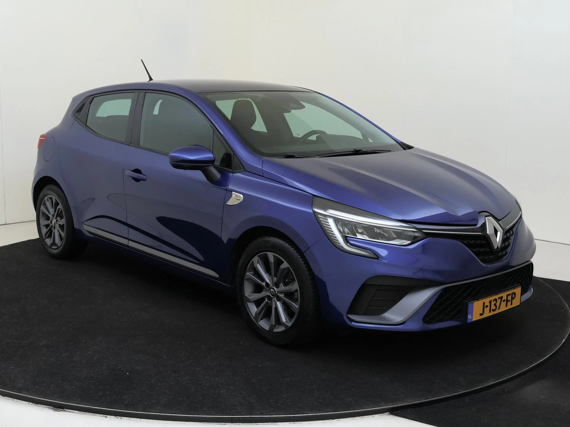 Renault-Clio-image-1