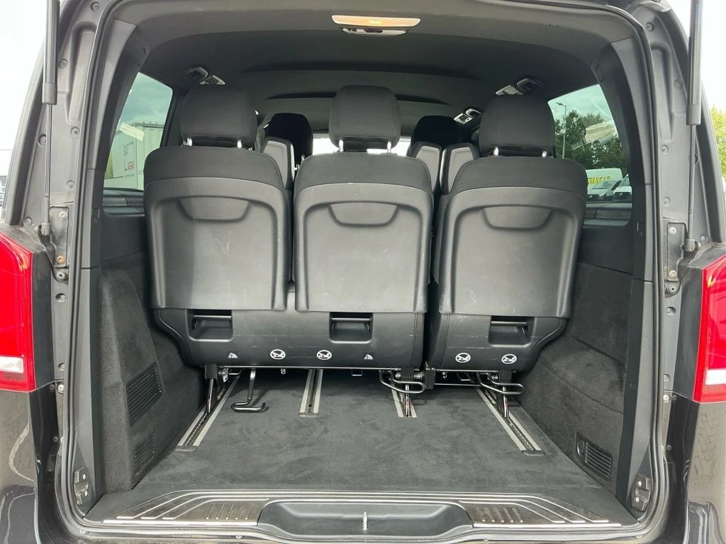 Mercedes-Benz-V-Klasse 300-image-8