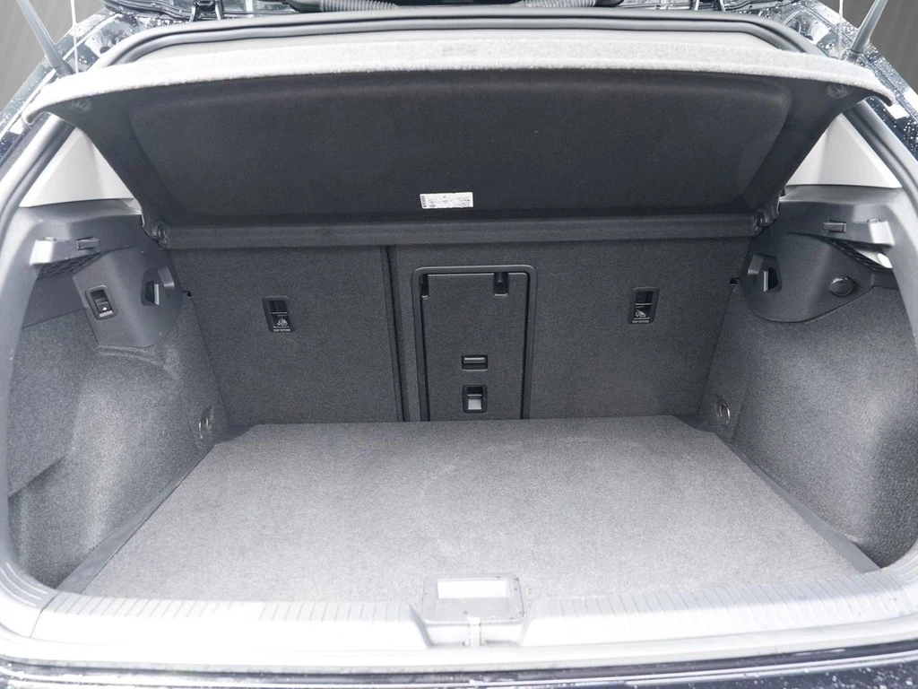 Volkswagen Golf VIII 1.5 TSI Style AHK/Navi/AppConnect