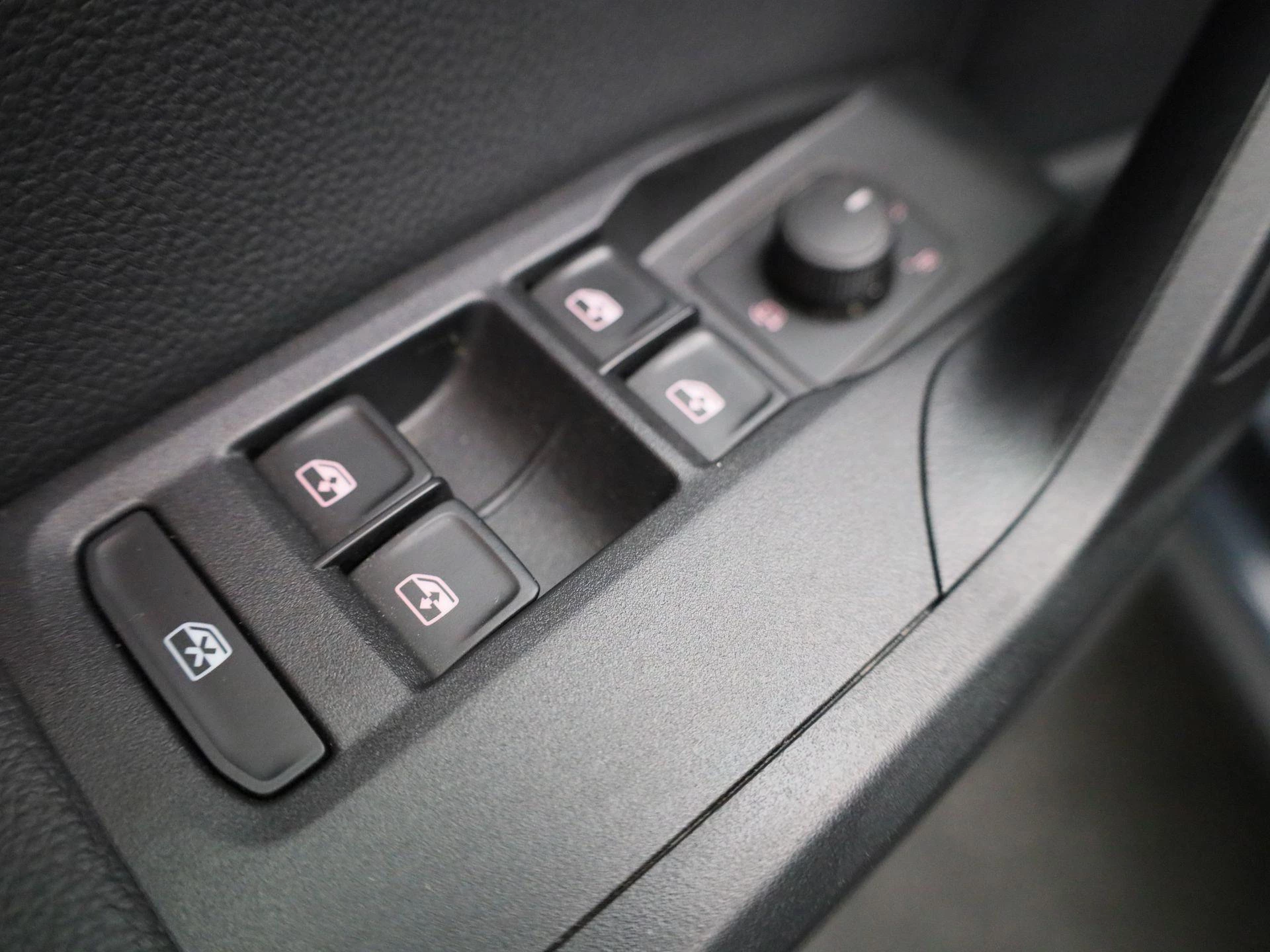 SEAT-Arona-image-27