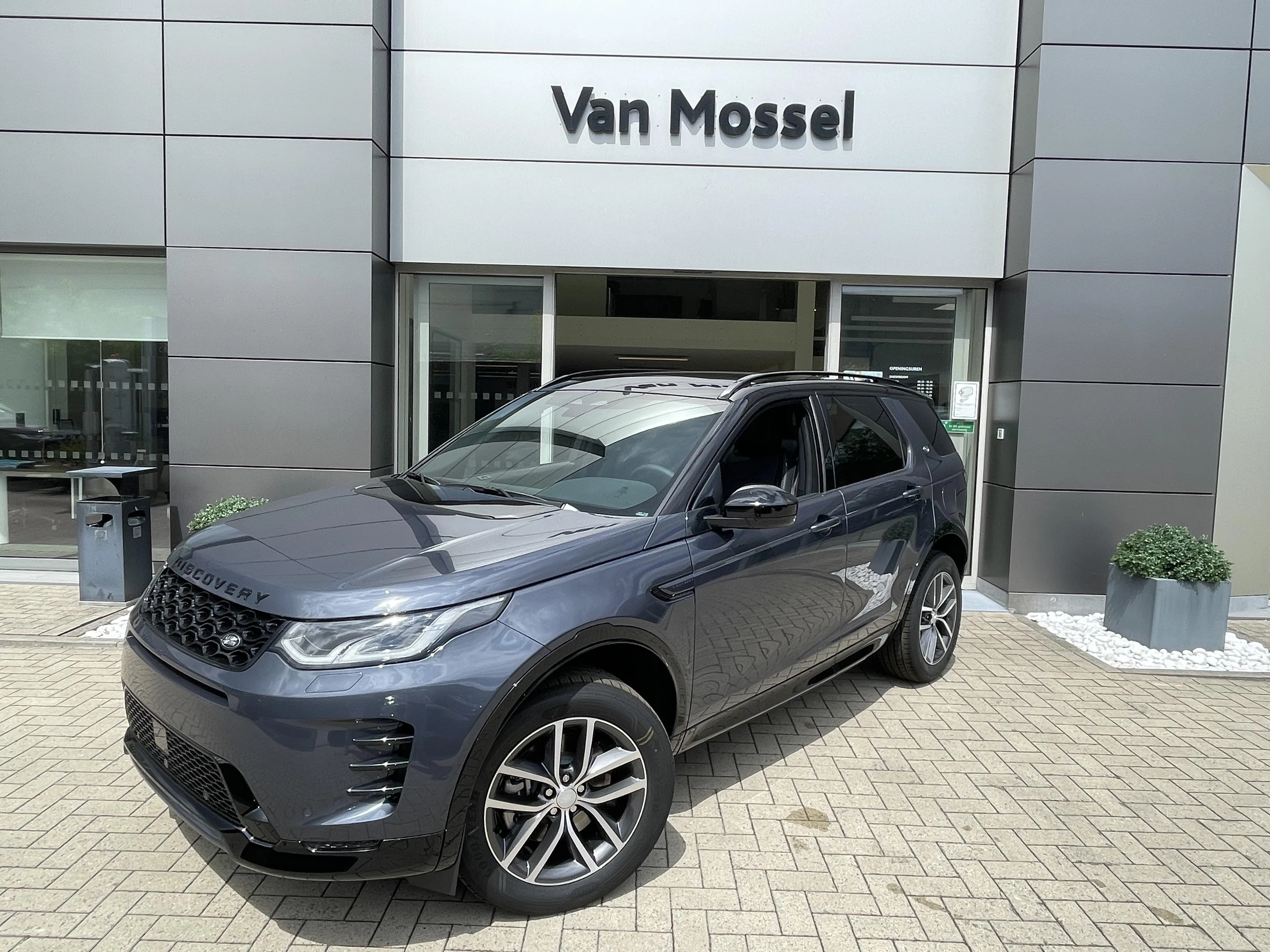 Land Rover-Discovery Sport-image-0