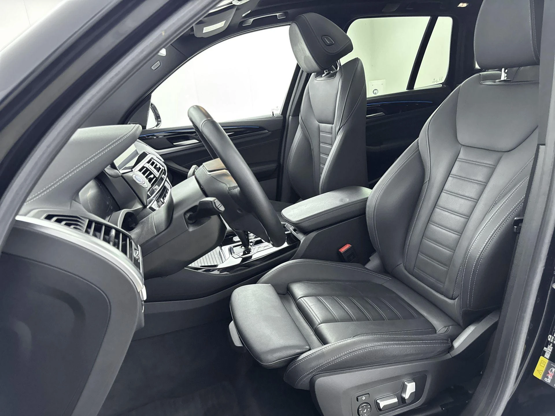 BMW-iX3-image-21