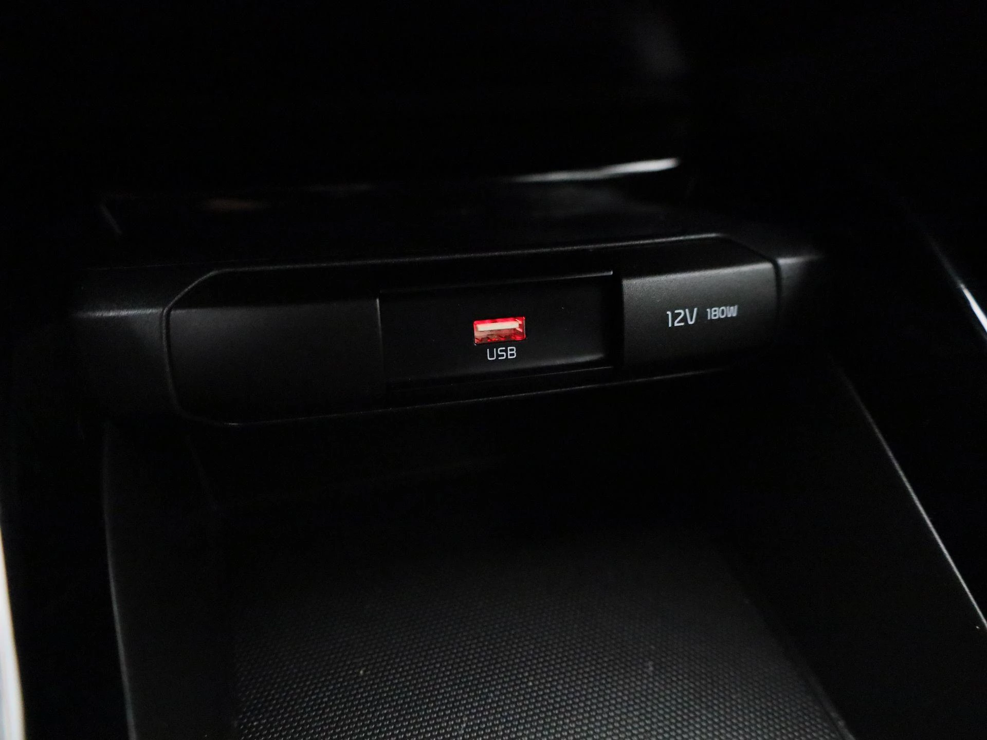 Kia-Stonic-image-23