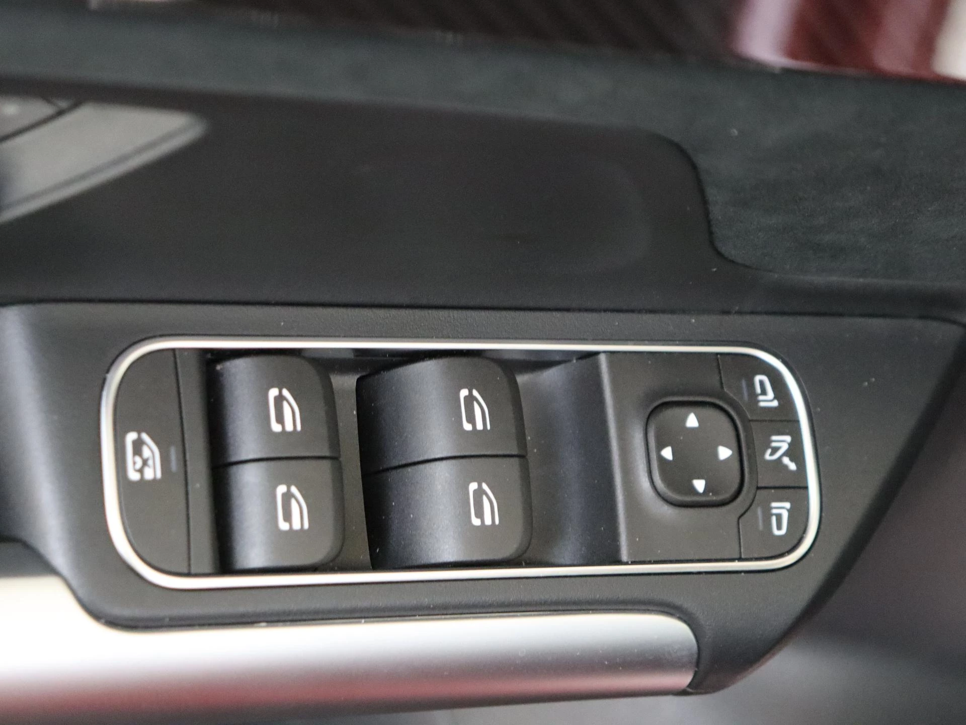 Mercedes-Benz-GLA-image-25
