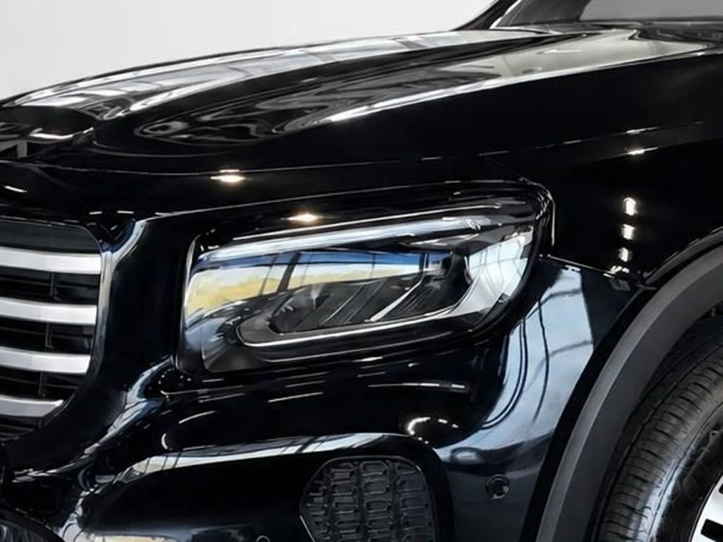 Mercedes-Benz-GLB 200 d-image-4