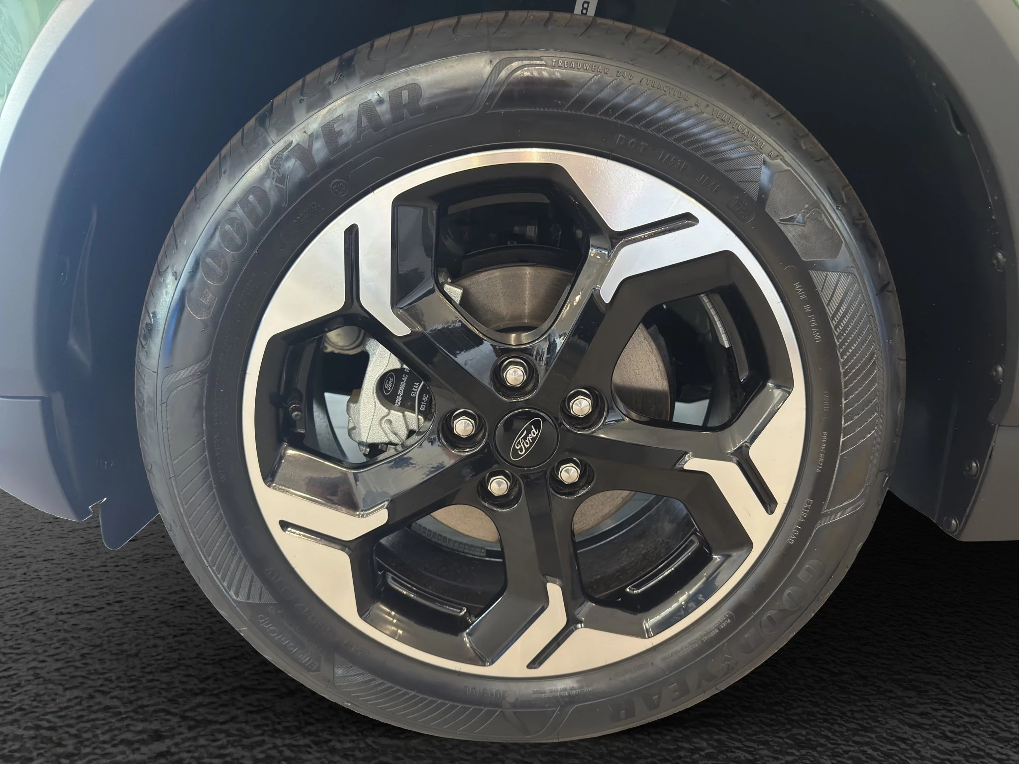 Ford-Tourneo Courier-image-6