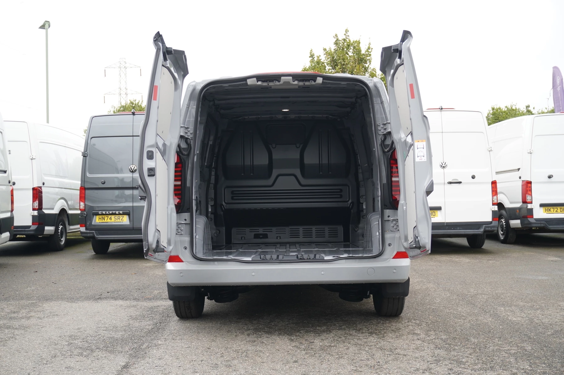 Volkswagen-Transporter-image-15