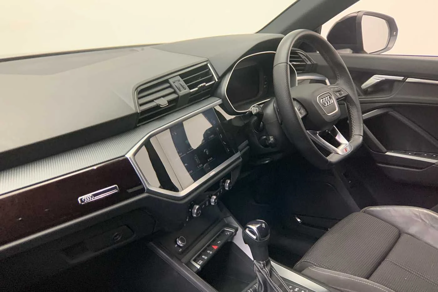 Audi-Q3-image-11