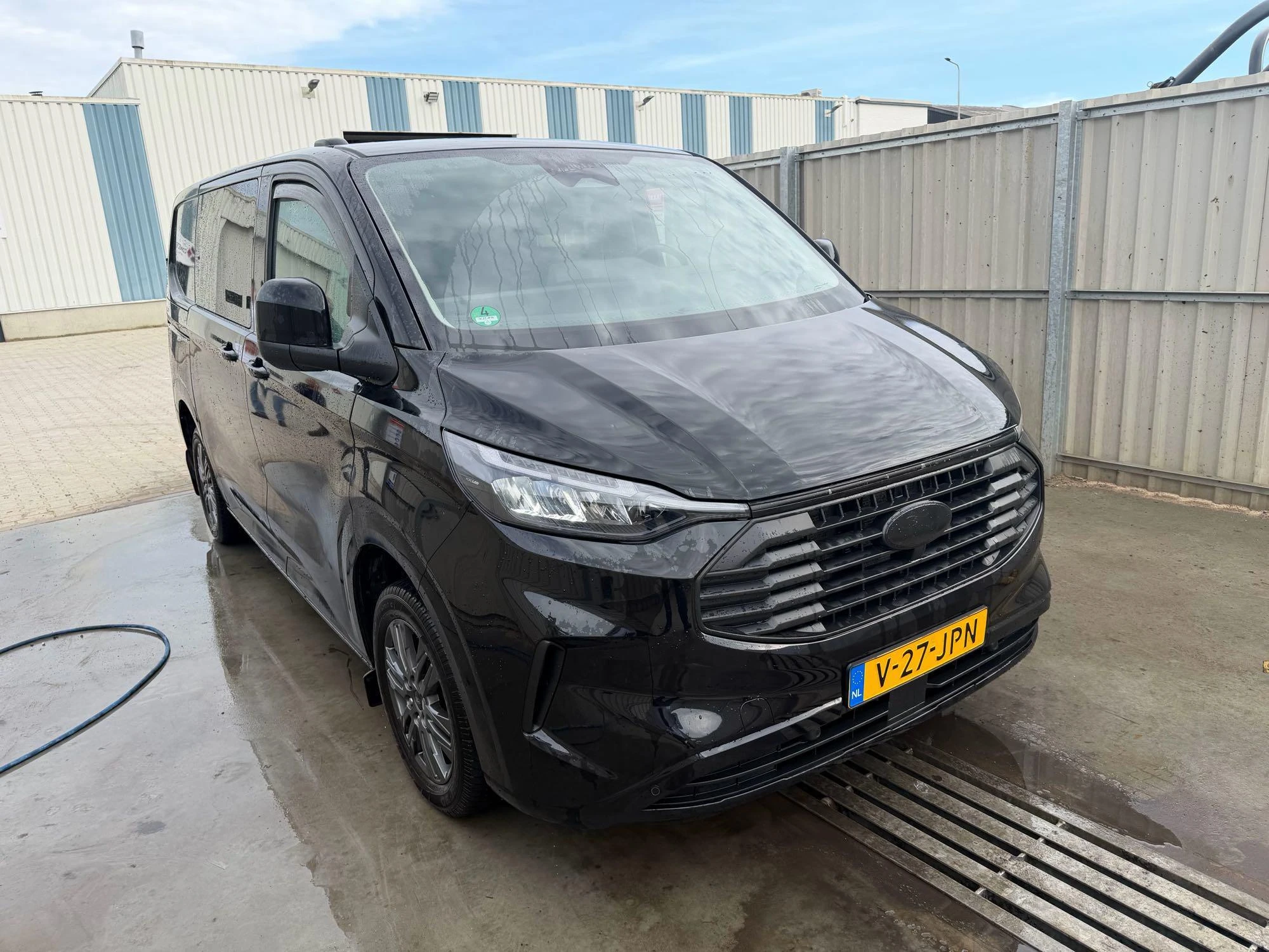 Ford-Transit Custom-image-1
