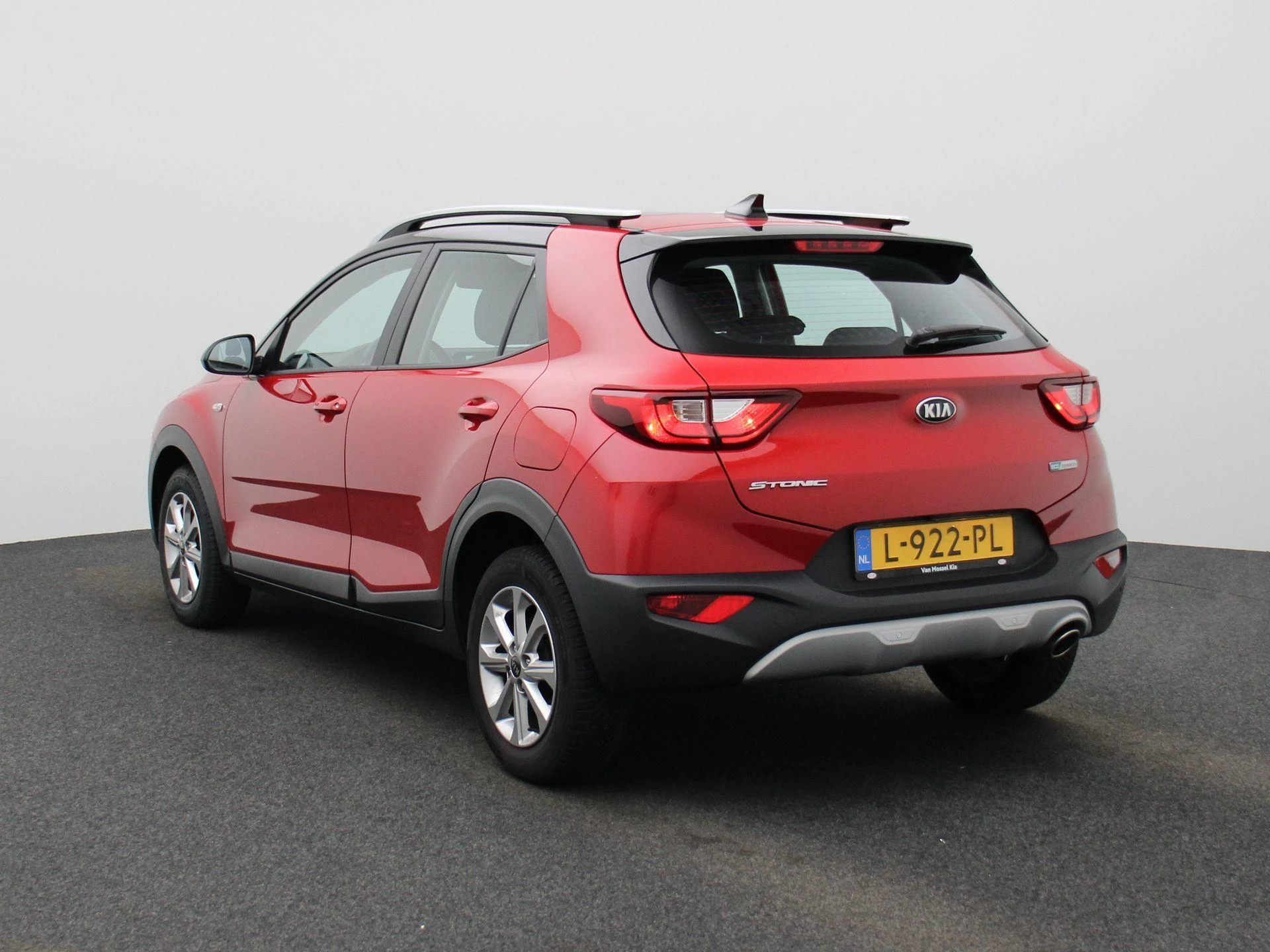 Kia-Stonic-image-1