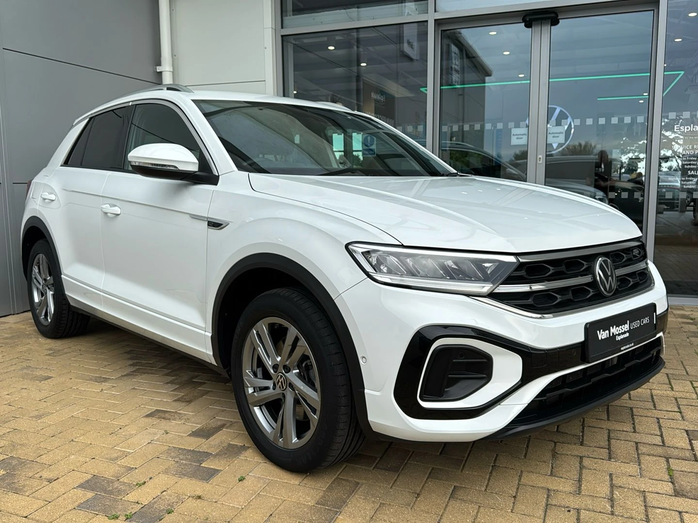 Volkswagen-T-Roc-image-17