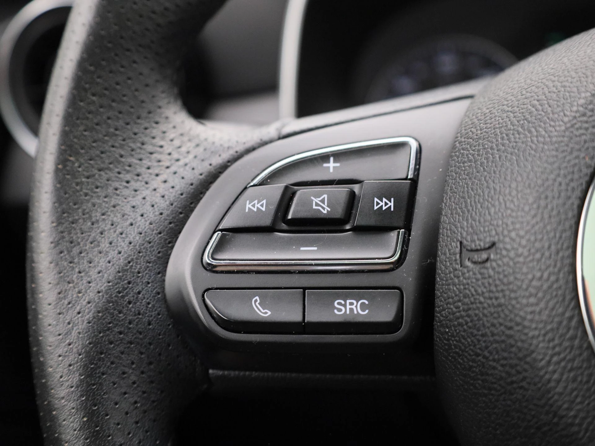 MG-ZS EV-image-17