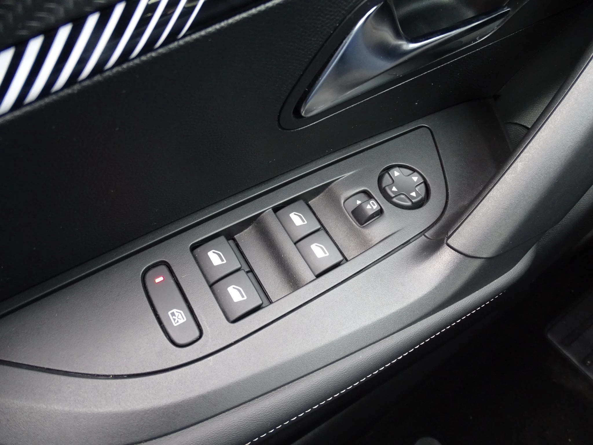 Peugeot 2008 1.2T Allure VERWACHT