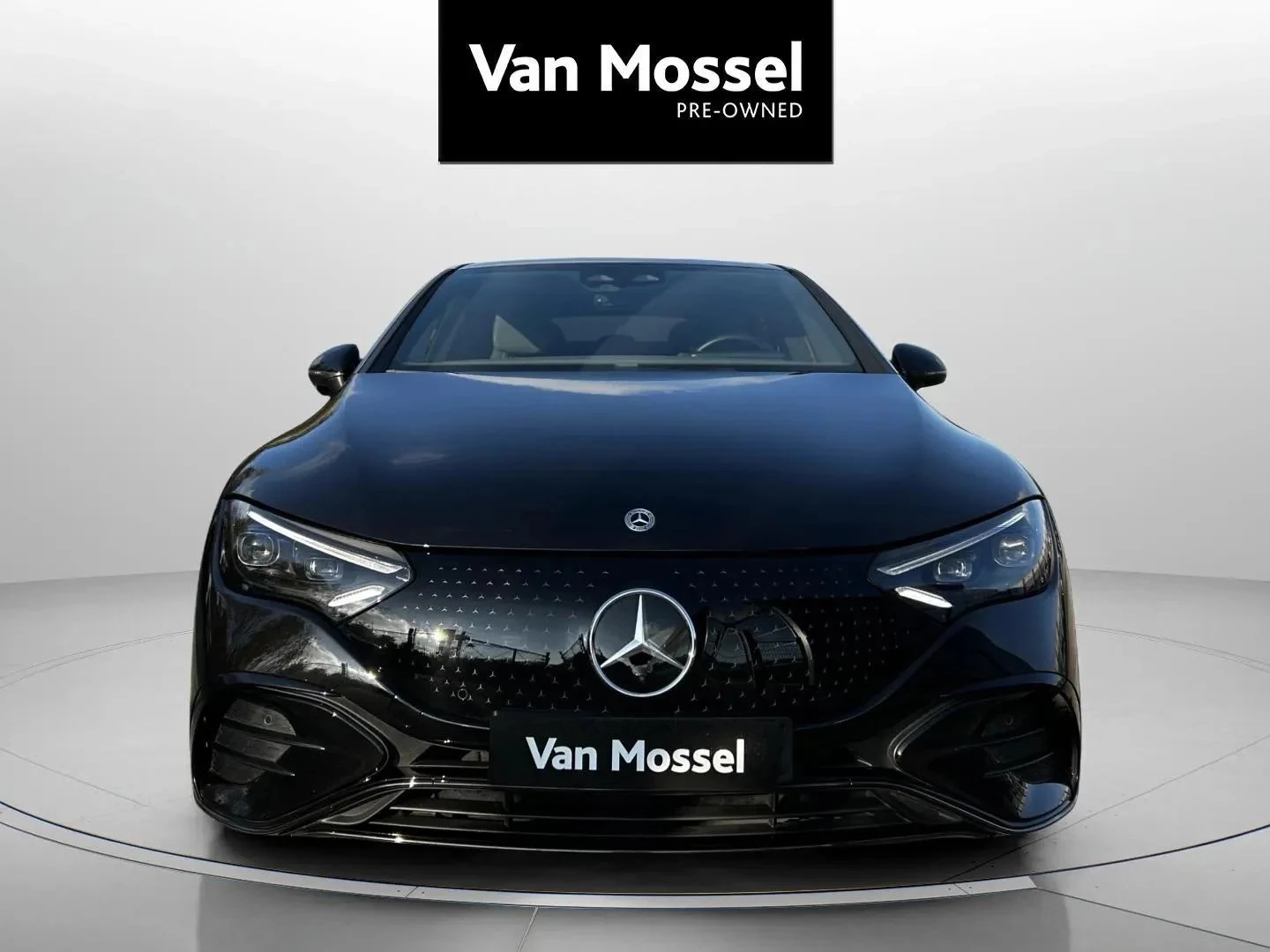 Mercedes-Benz-EQE-image-1